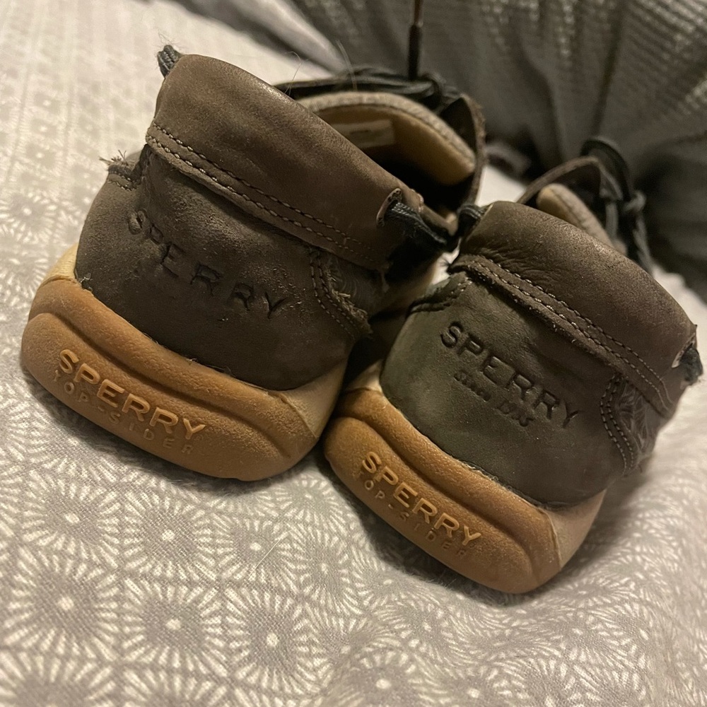 Grey Sperry’s - Picture 2 of 4